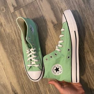 CONVERSE CHUCK TAYLOR ALL STARS WOMENS 10.5